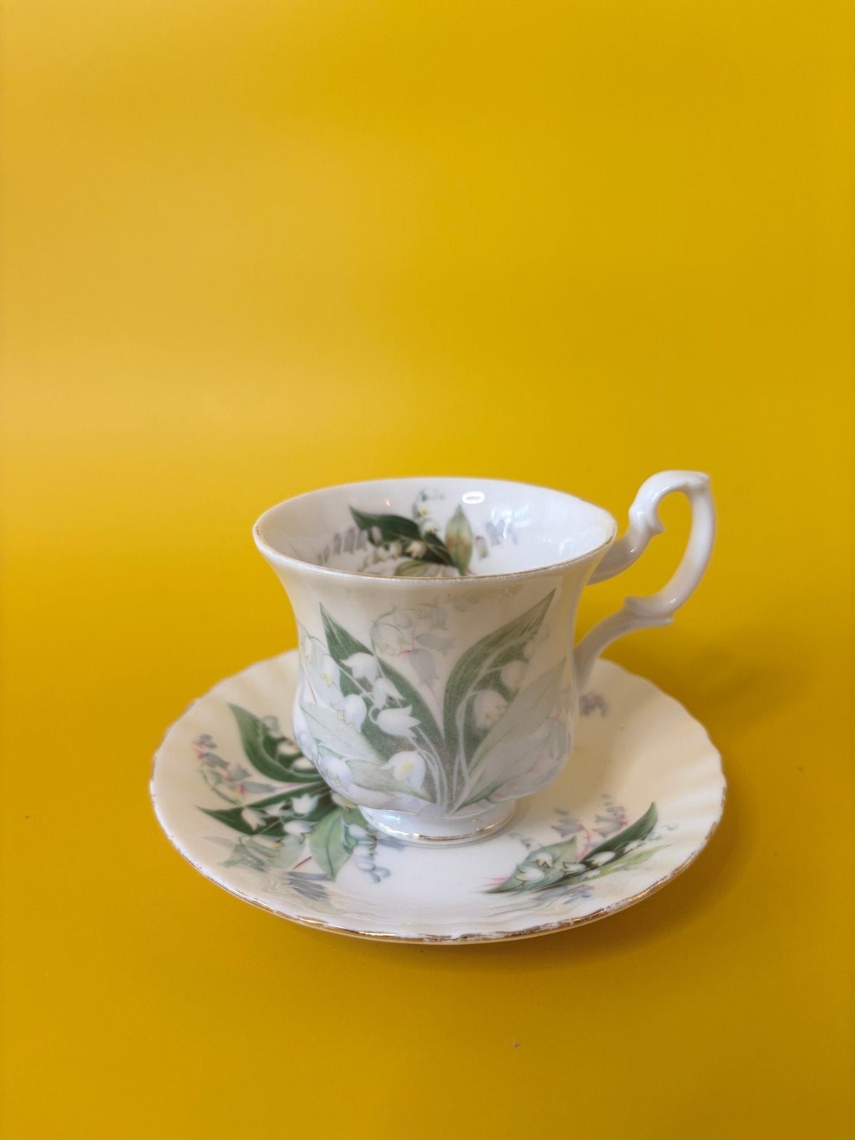 Royal Albert Summertime Cheverell Kop en Schotel Lelietjes, Antiek en Kunst, Verzenden