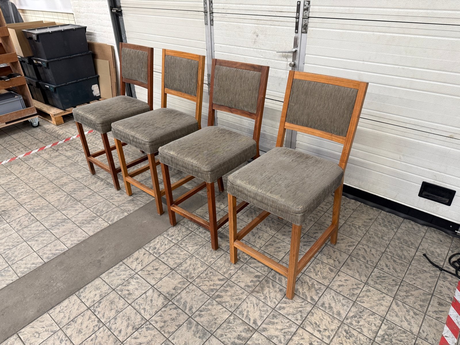 Set van 4 custom barkrukken met leuke stof, Gebruikt, Met voetsteun, Ophalen of Verzenden, 90 cm of meer