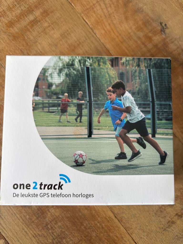 One 2 Track horloge - Werkt goed, glas beschadigd, Sieraden, Tassen en Uiterlijk, Horloges | Kinderen, Ophalen of Verzenden, Gebruikt