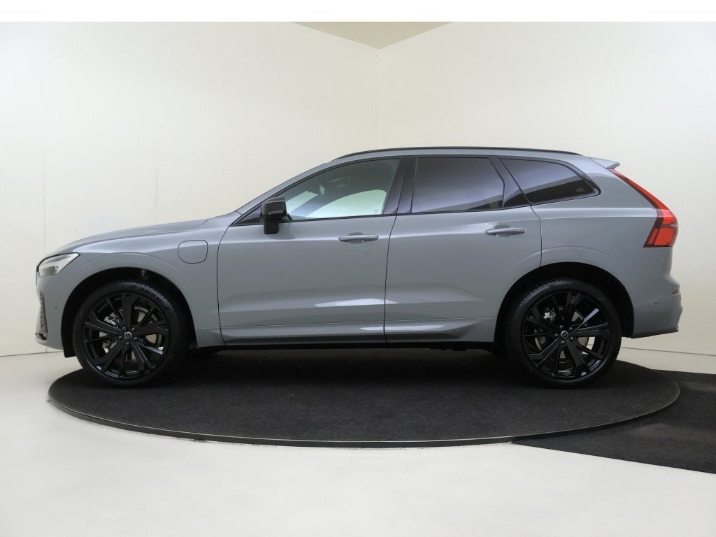 Volvo XC60 T8 AWD Plus Black Edition | Panoramadak | 360° C, Auto's, Automaat, 12 maanden, Gebruikt, 4 cilinders