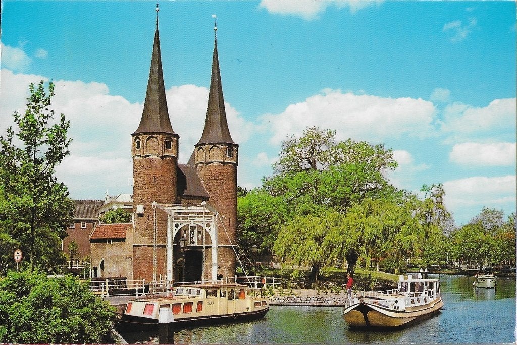 Delft oostpoort gelopen ansichtkaart (a215 ), Ophalen of Verzenden, 1980 tot heden, Gelopen, Zuid-Holland