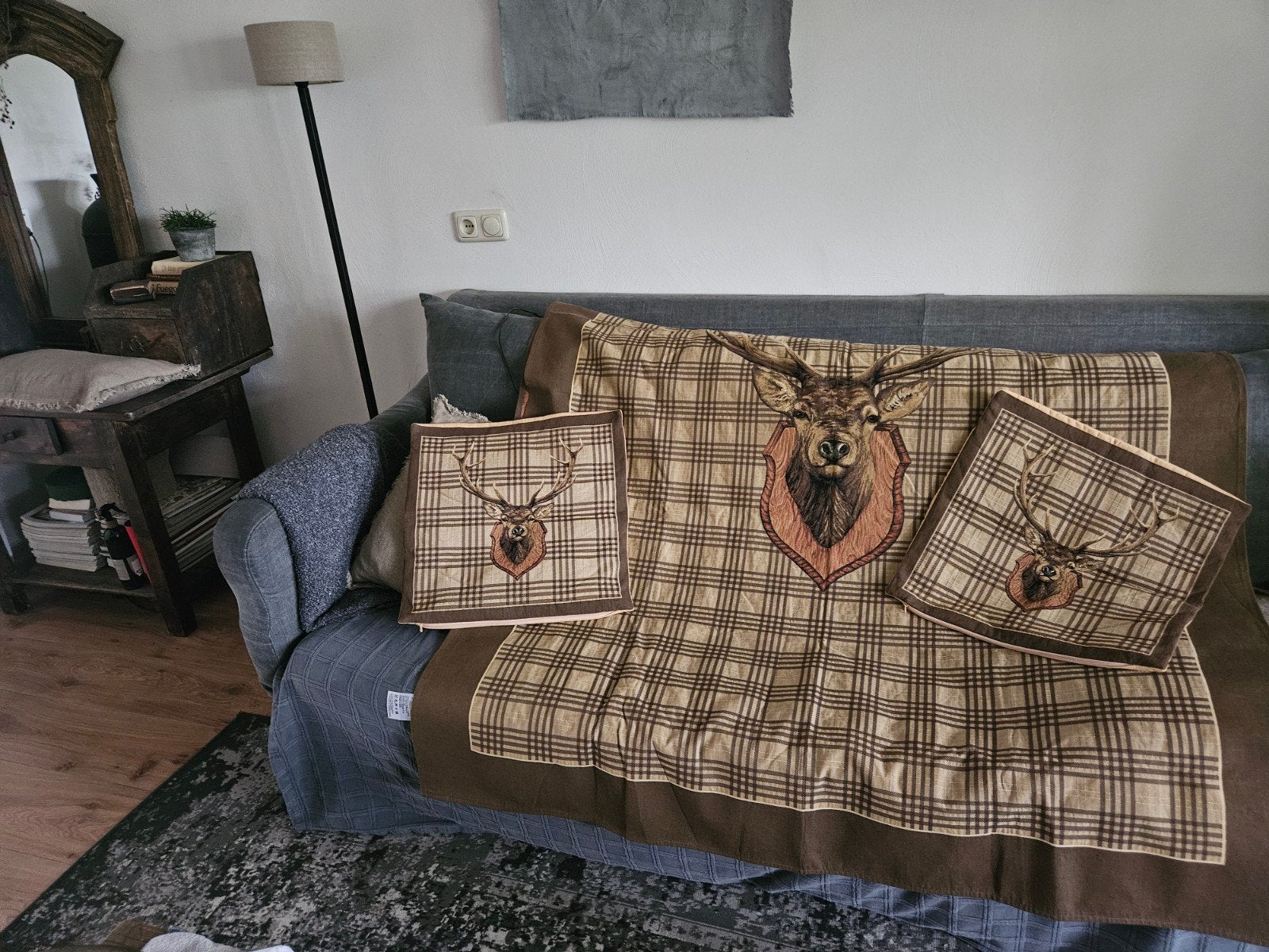 Mooie set plaid en 2 kussen hoezen hert landelijk, Huis en Inrichting, Woonaccessoires | Kussens, Ophalen of Verzenden, Zo goed als nieuw