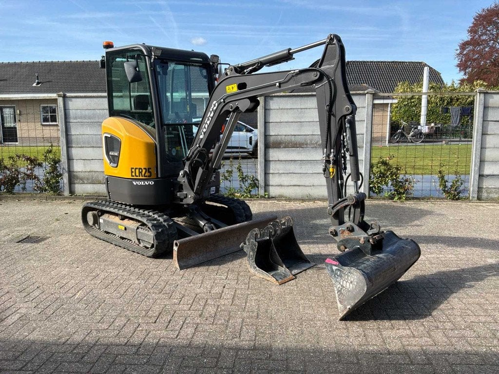 2021 Volvo ECR25 compacte elektrische Rupsgraafmachine, Zakelijke goederen, Machines en Bouw | Kranen en Graafmachines, Graafmachine