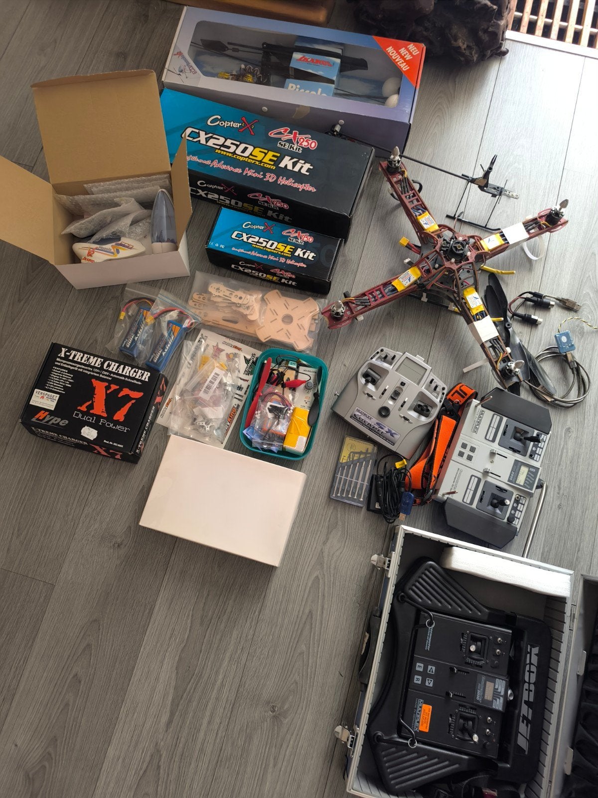 Collectie modelbouw RC quadcopter en helicopter spullen, Ophalen