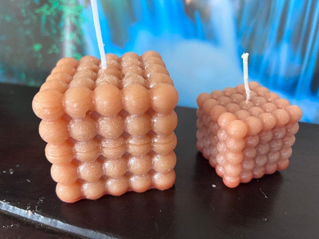 2 bubble kaarsen voerkant creme bruine  teint, Overige merken, Was, Oranje, Ophalen of Verzenden