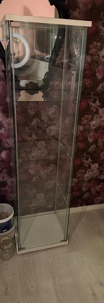 Glazen vitrinekast met planken, Ophalen, Met plank(en), Minder dan 50 cm, Gebruikt