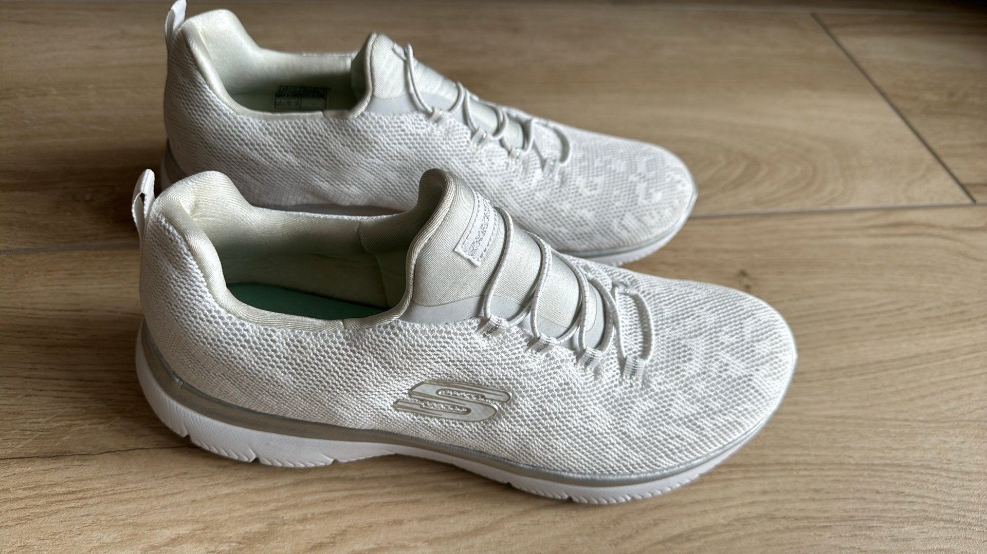 Witte skechers memory foam maat 40, Wit, Ophalen of Verzenden, Sneakers of Gympen, Zo goed als nieuw
