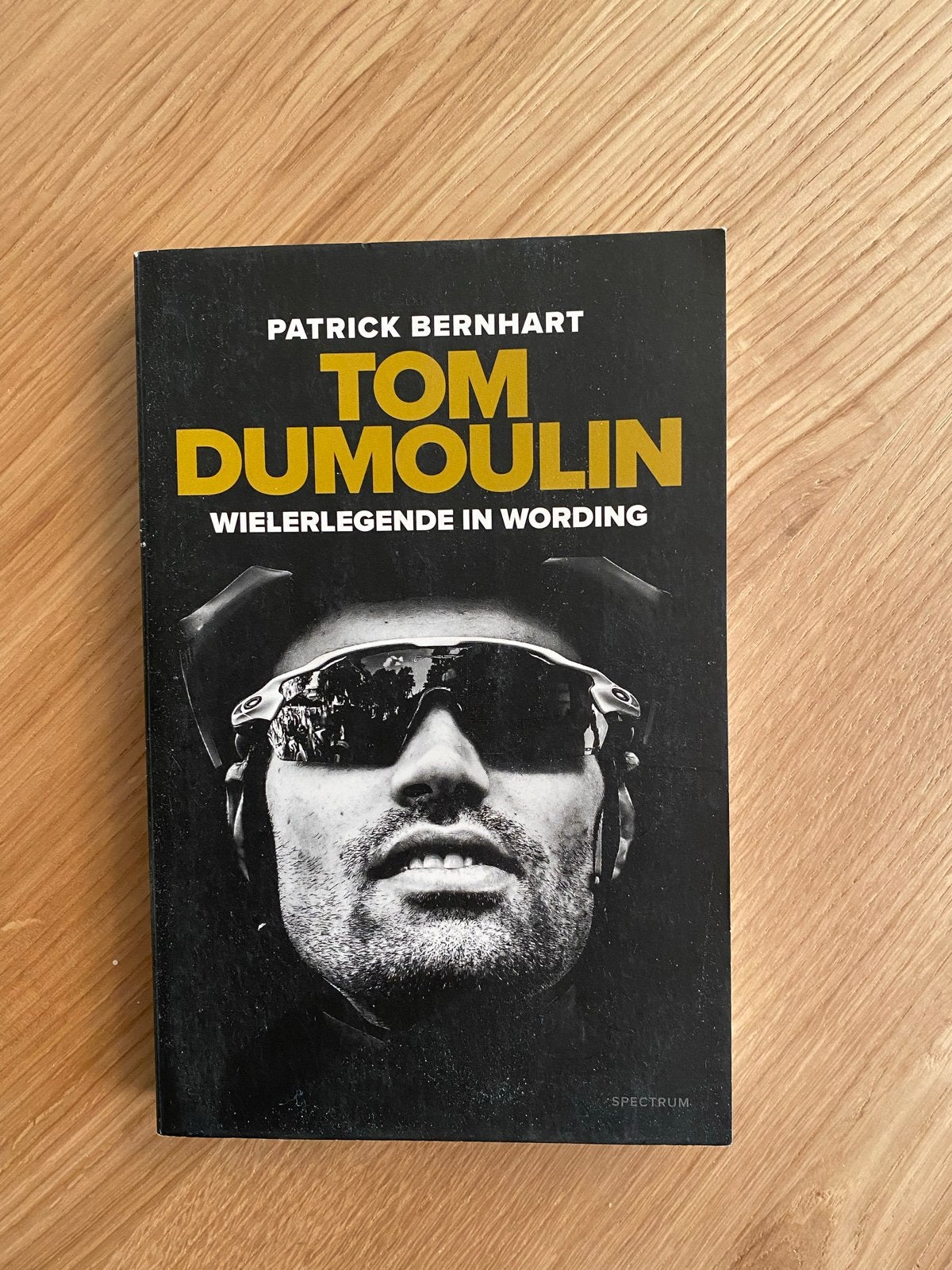 Tom Dumoulin: Wielerlegende in wording - Patrick Bernhart, Ophalen of Verzenden, Gelezen, Lopen en Fietsen