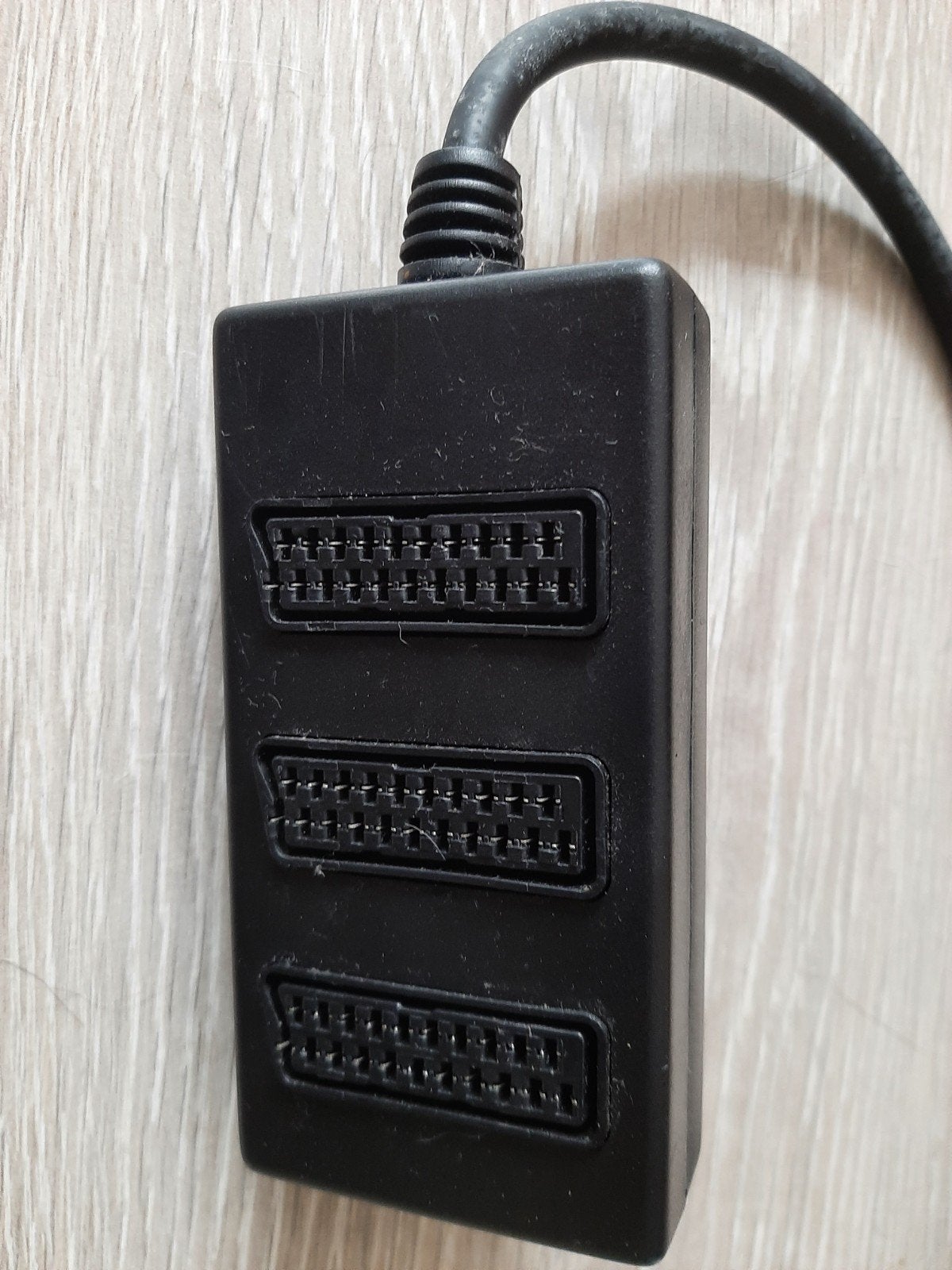 Scart splitter 1 naar 3, Ophalen of Verzenden, Gebruikt, Minder dan 2 meter, Scartkabel