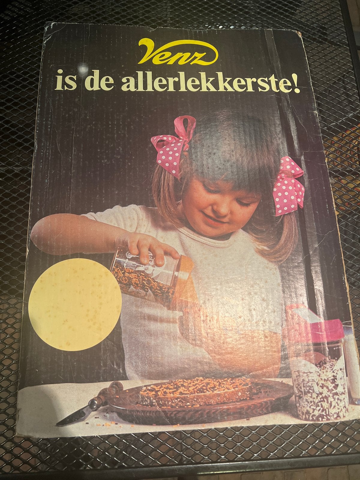 Vintage Kartonnen Reclamebord Venz - 'is de allerlekkerste!', Verzamelen, Ophalen of Verzenden, Gebruikt, Reclamebord