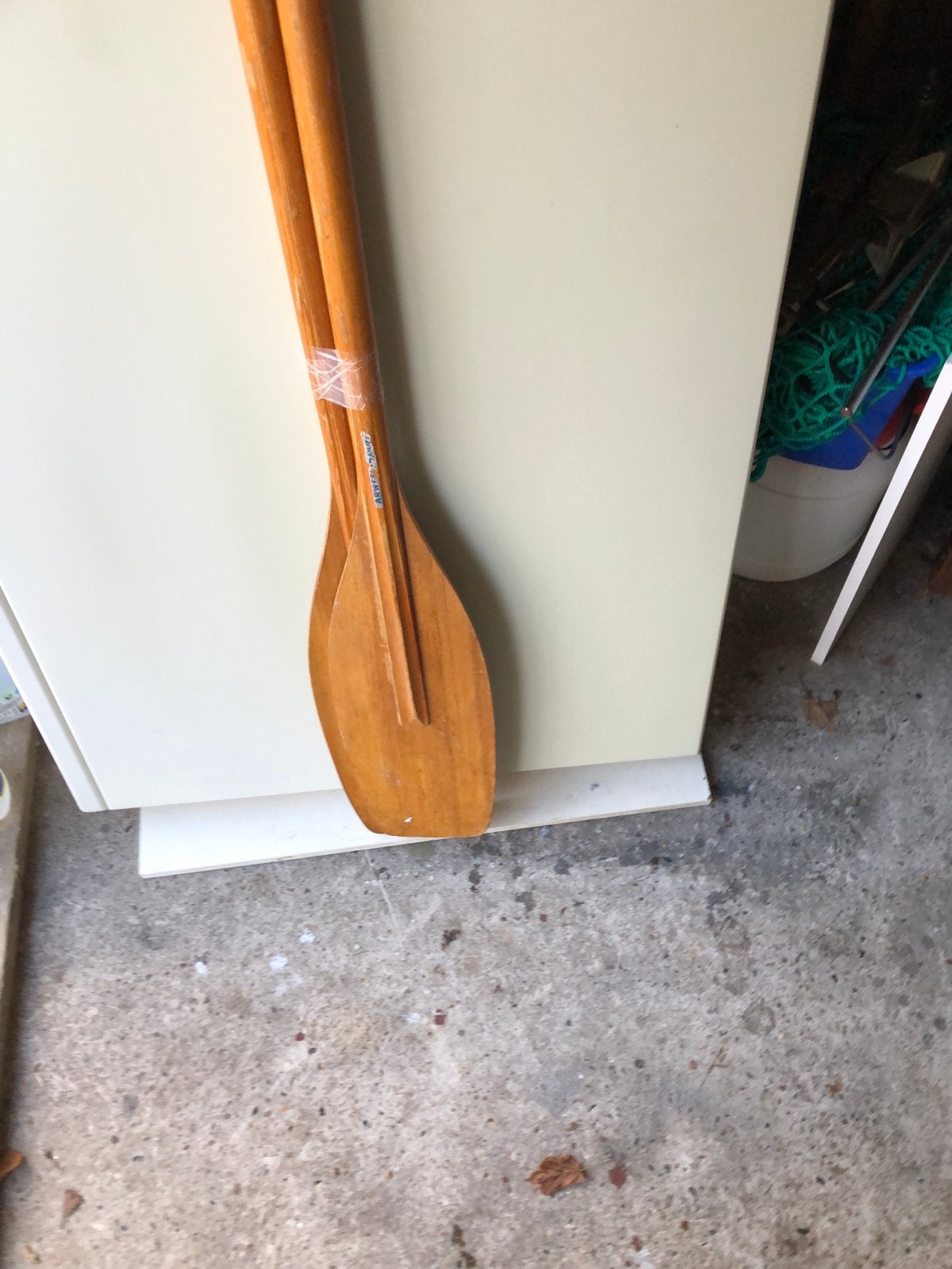 Twee antieke houten peddel roeispanen - Arwest Sport, Ophalen of Verzenden, Gebruikt