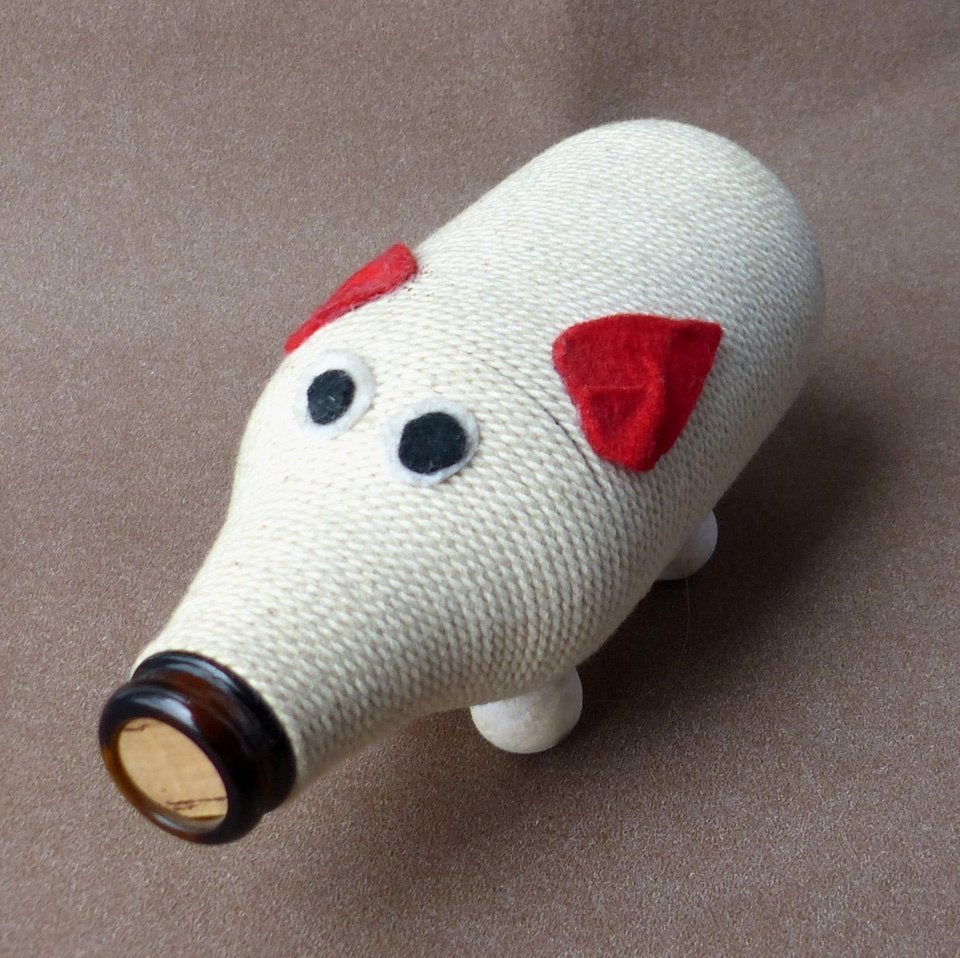 Vintage varkentje gemaakt van bierflesje beeldje varken fles, Ophalen of Verzenden, Gebruikt, Dier