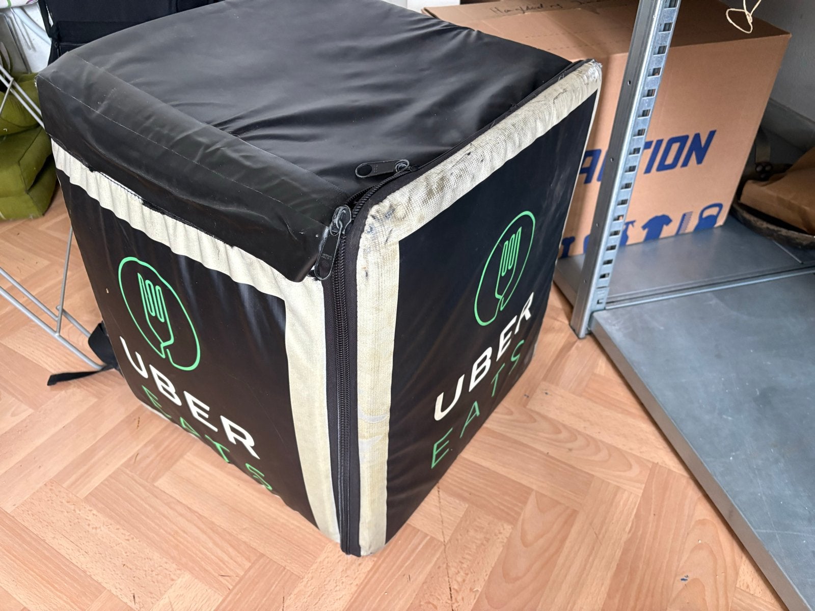 Uber Eats bezorgtas, Ophalen