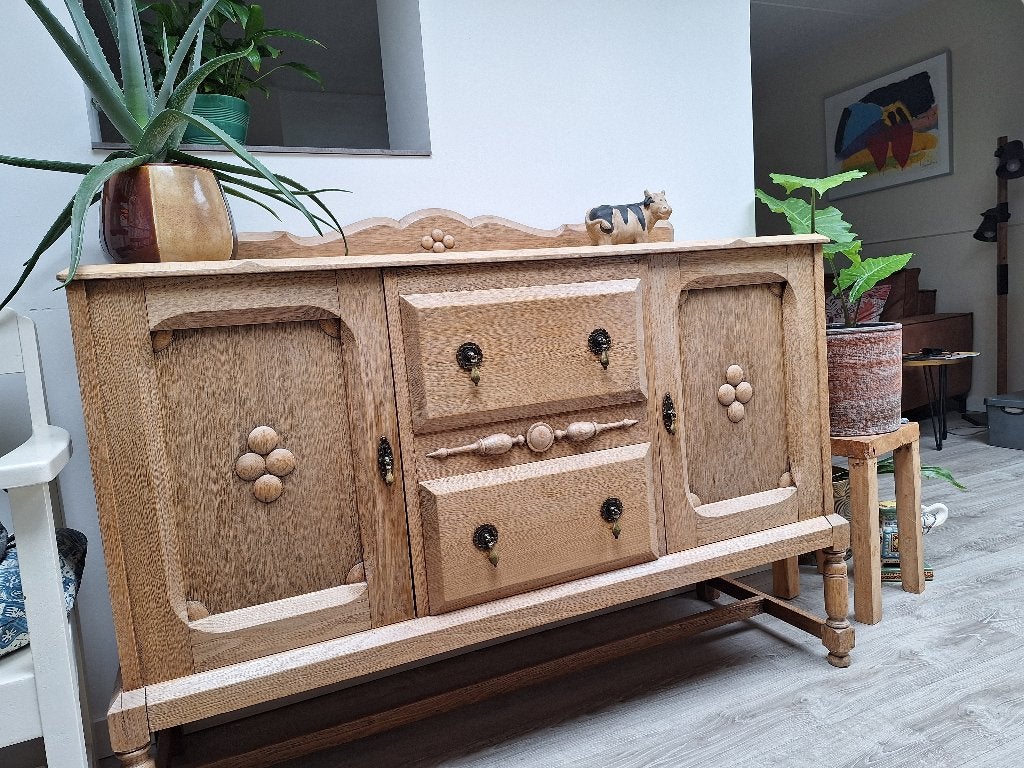 Antiek Eiken Dressoir - Mid-Century Stijl met Ronde Knoppen, Ophalen
