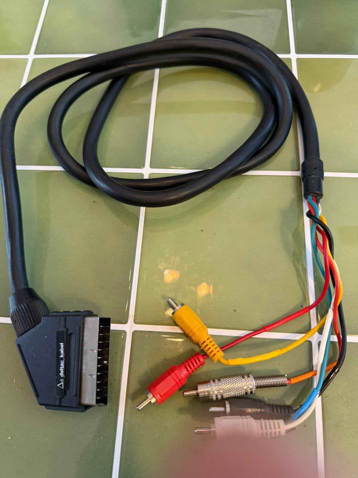 SCART NAAR DIVERSE KABEL SCART ADAPTOR, Ophalen of Verzenden, Zo goed als nieuw, Minder dan 2 meter, Scartkabel