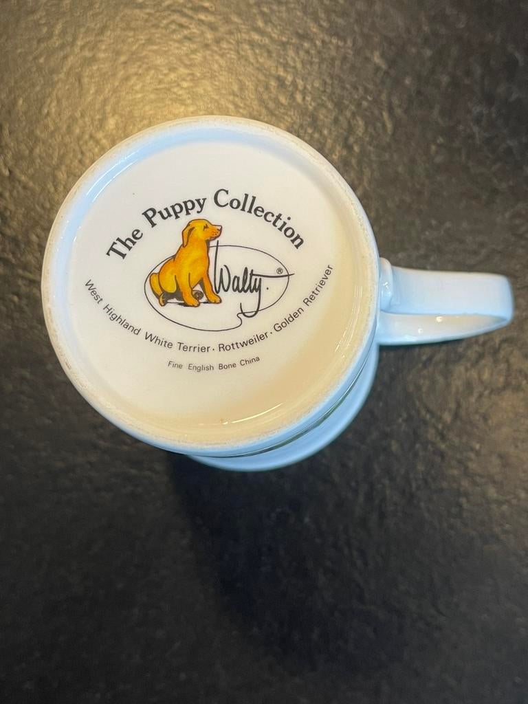 Walty puppy collection , beker.Mooie staat.Minieme fleabite., Gebruikt, Ophalen of Verzenden, Overige stijlen, Kop(pen) en/of Schotel(s)