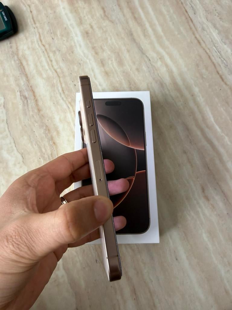 Iphone 16 pro max, IPhone 16 Pro Max, Ophalen of Verzenden, Zo goed als nieuw, Goud