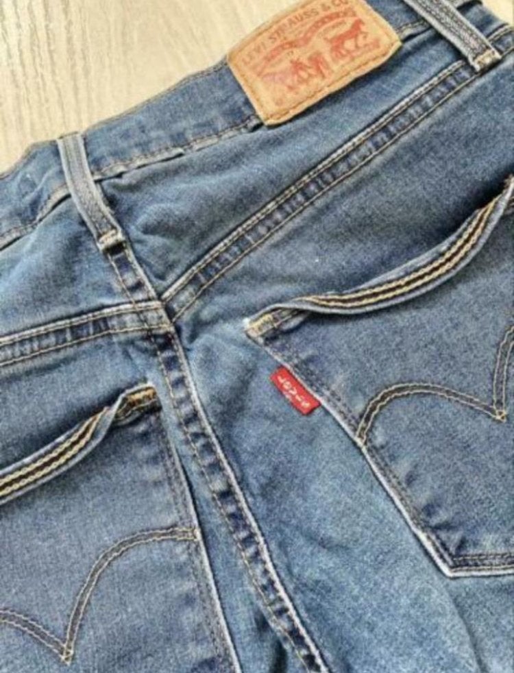 LEVI’S zgan jeans spijker broek slimming skinny , mt W26 L30, Blauw, Ophalen of Verzenden, Zo goed als nieuw, W27 (confectie 34) of kleiner