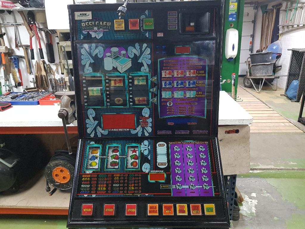 REAL CASH SE   ( halversie ) speelt op euro,s  2 , 1 , 0,20, Verzamelen, Automaten | Gokkasten en Fruitautomaten, Euro, Ophalen