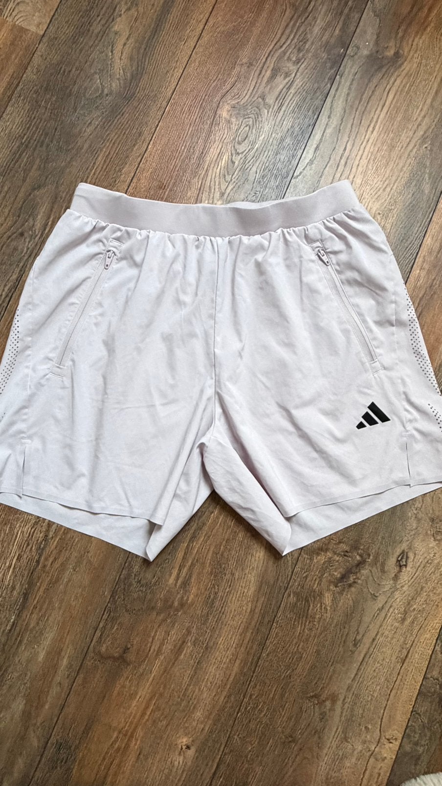 Adidas airchill short icepure maugla broek in maat M, Fitness, Maat 48/50 (M), Nieuw, Ophalen of Verzenden