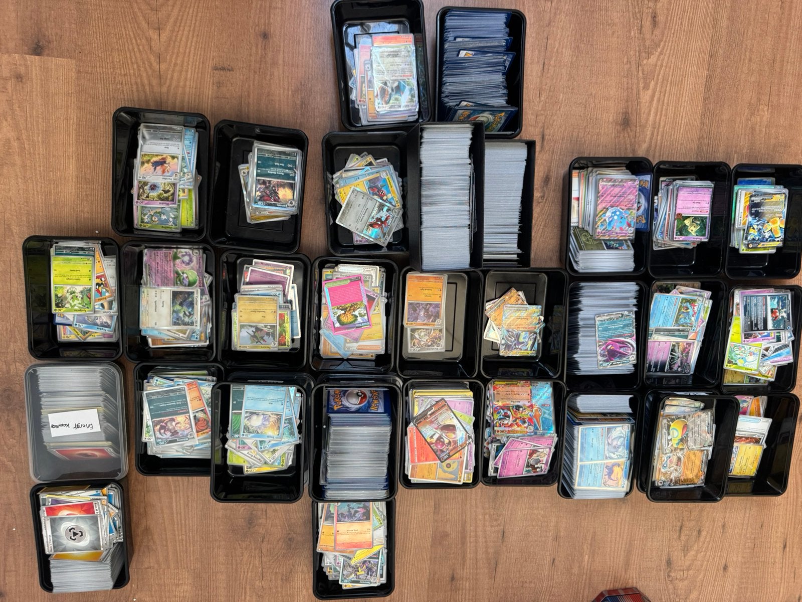 Pokemon diverse kaarten van sets, Hobby en Vrije tijd, Verzamelkaartspellen | Pokémon, Ophalen, Zo goed als nieuw, Meerdere kaarten