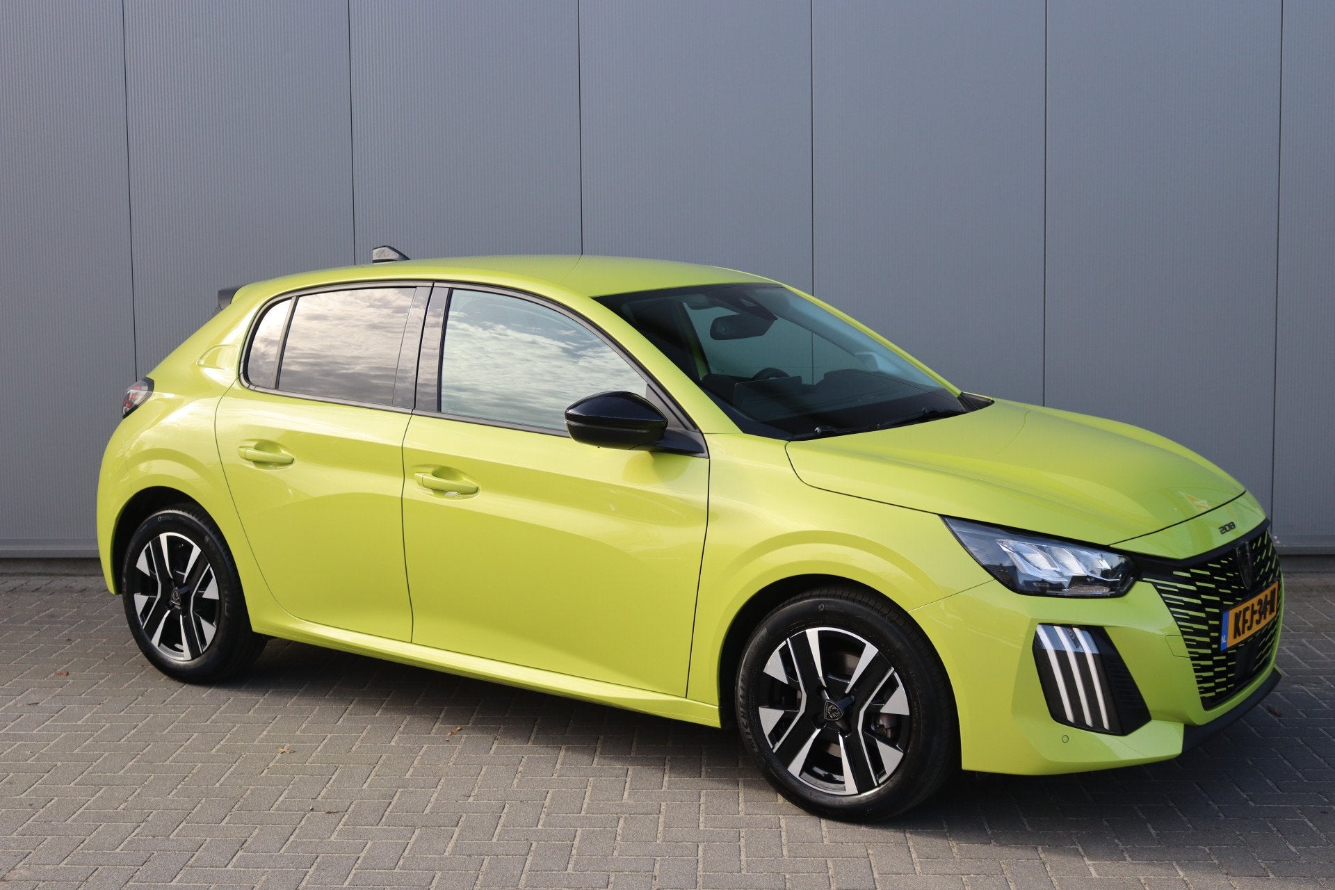 Peugeot 208 1.2 PureT. 100PK Allure Carplay-android/Parkeerh, Auto's, Dealer onderhouden, 101 pk, Gebruikt, Euro 6