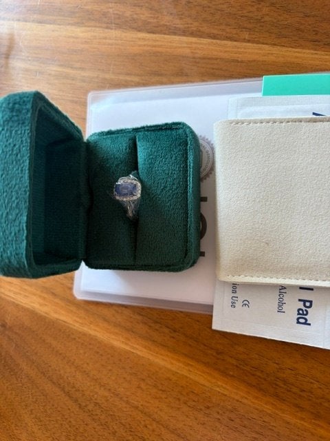 Prachtige witgouden ring met 2,74ct saffier en 20 diamanten, 20 of groter, Verzenden, Wit, Nieuw