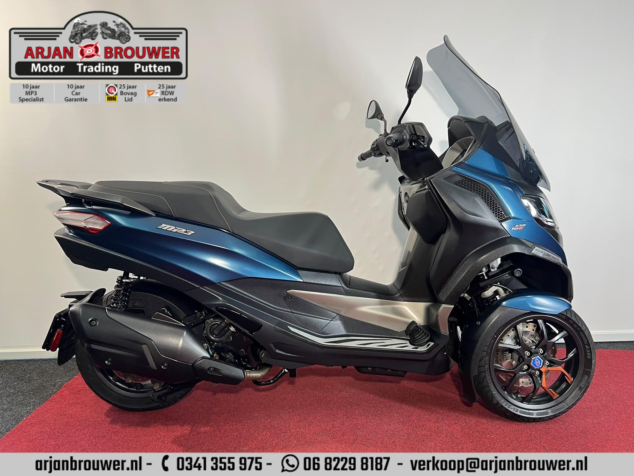 Piaggio MP3 530 HPE Exclusive, Piaggio Vespa B.V., Minervum 7272
4817 ZM  Breda, NL, Customer_service@piaggio.com, ABS