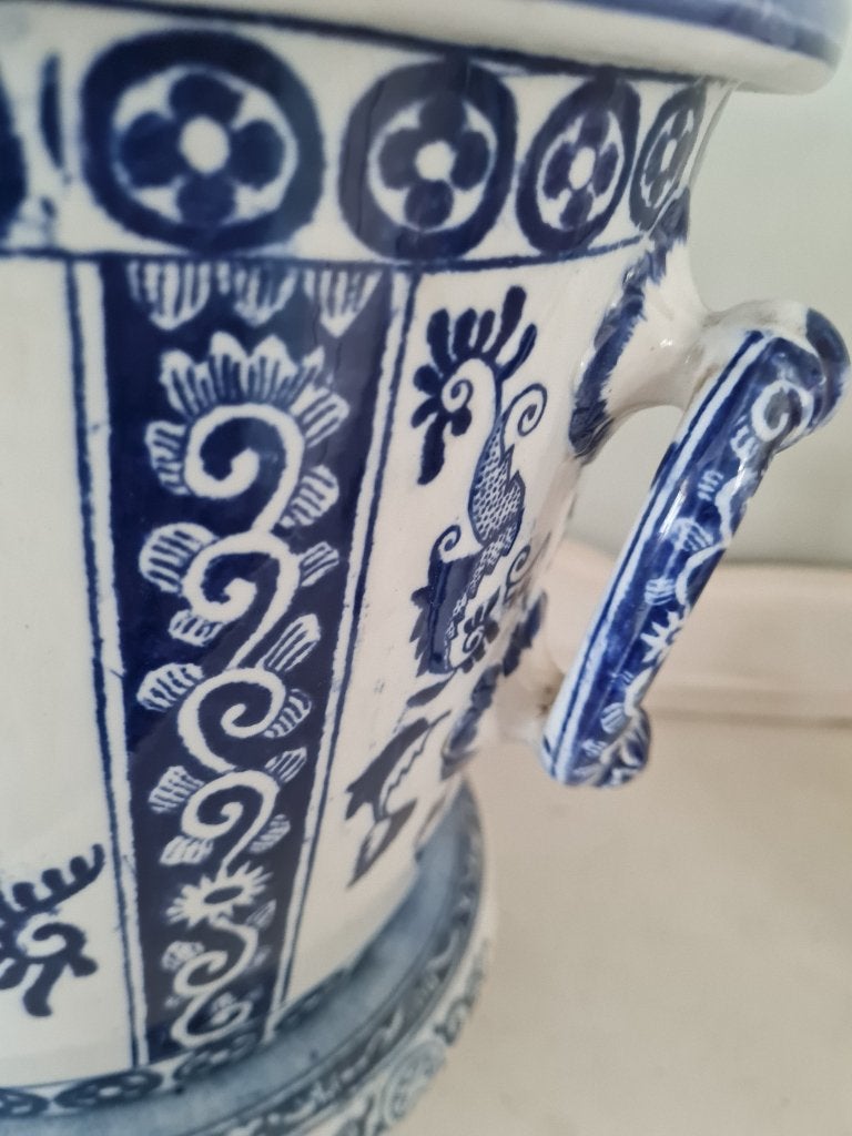 Antieke 32 cm hoge cachepotten merk Petrus Regout prijsp/st, Ophalen of Verzenden