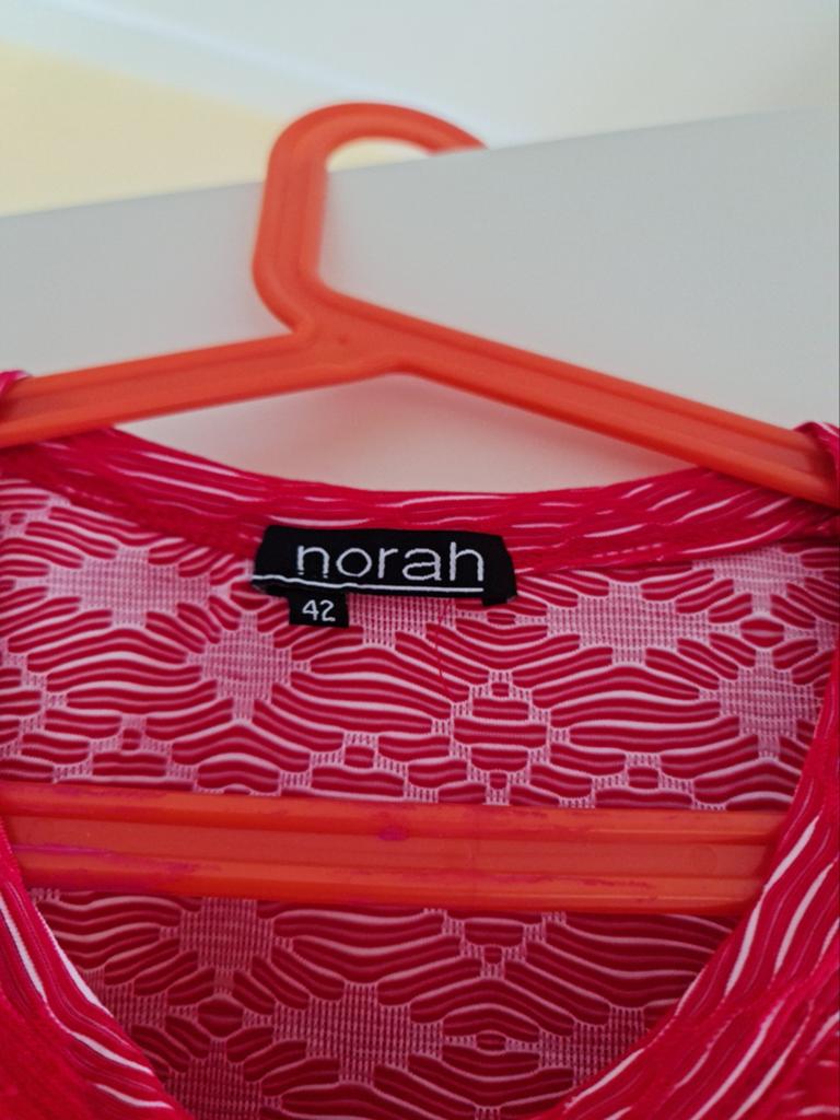 Blouse/jasje rood van norah, Sieraden, Tassen en Uiterlijk, Ophalen of Verzenden, Nieuw, Hard kunststof
