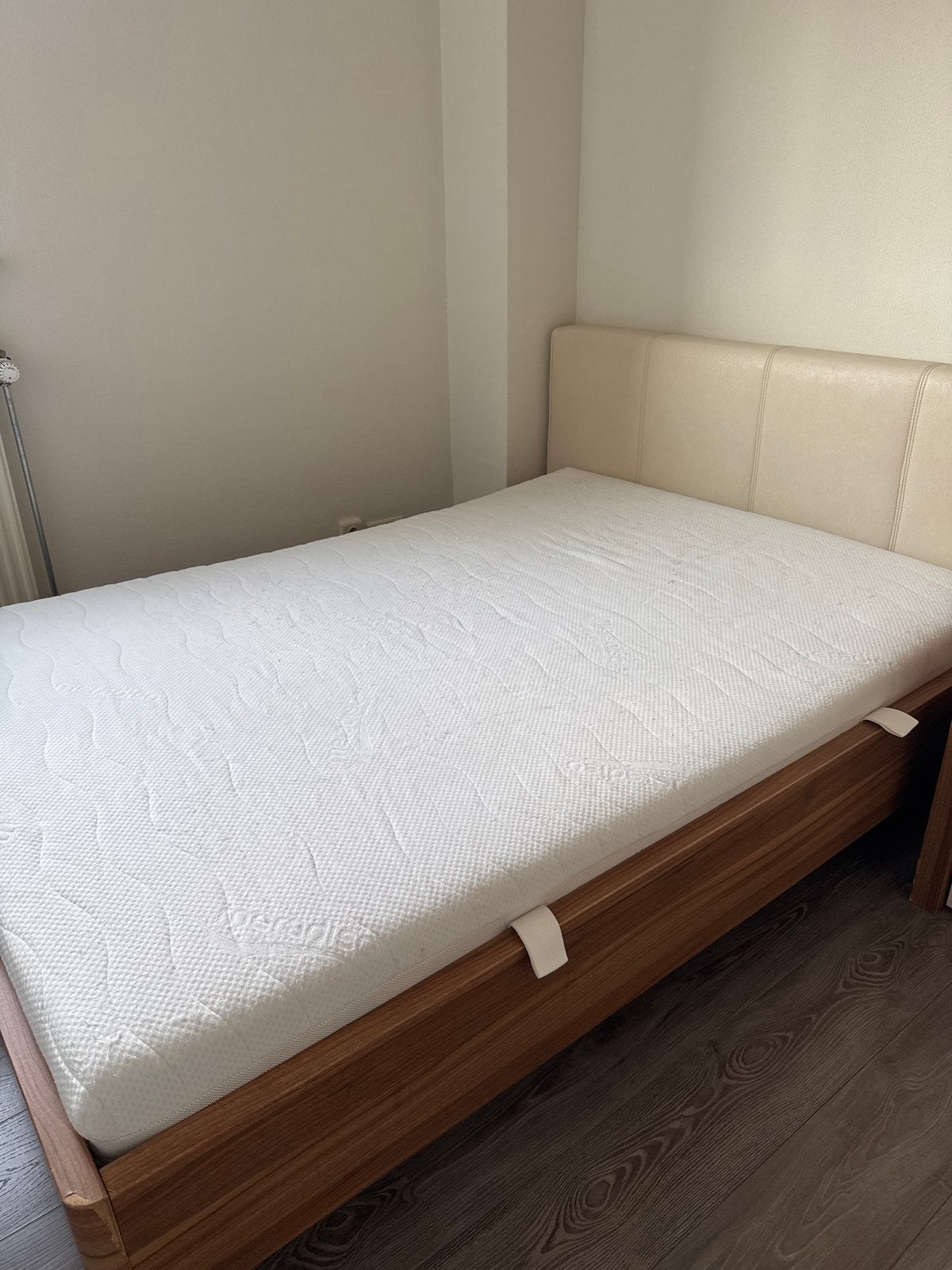 Nolte  &IKEA bedframe met lattenbodem en matras 140x200 cm, Ophalen, Gebruikt, Bruin, 140 cm