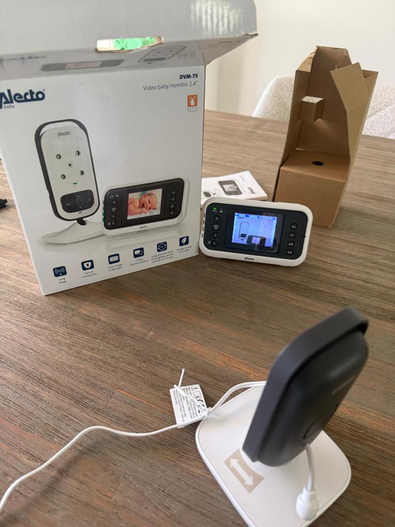 Alecto DVM-75 Video Babyfoon met 2.4" Scherm ( 1x gebruikt), Kinderen en Baby's, Babyfoons, Zo goed als nieuw, 250 meter of meer