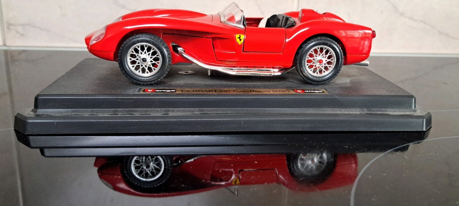Burago Ferrari 250 Testa Rossa (1957) modelauto, Ophalen of Verzenden, Zo goed als nieuw, Overige typen