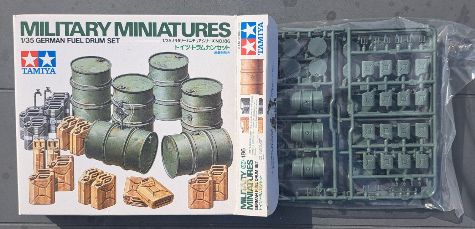 Tamiya 1/35 Duitse Brandstofvaten Set - Militair Diorama, Hobby en Vrije tijd, Ophalen of Verzenden, Nieuw, 1:32 tot 1:50