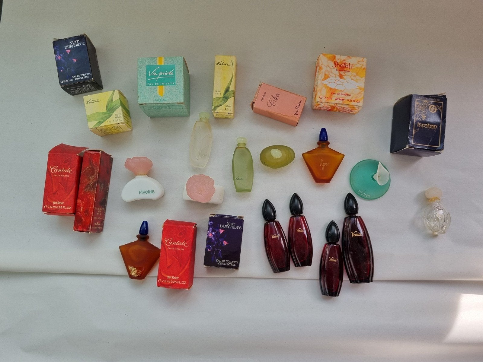 Verzameling Miniatuur Parfumflesjes plus inhoud doos, Ophalen of Verzenden, Gebruikt, Miniatuur