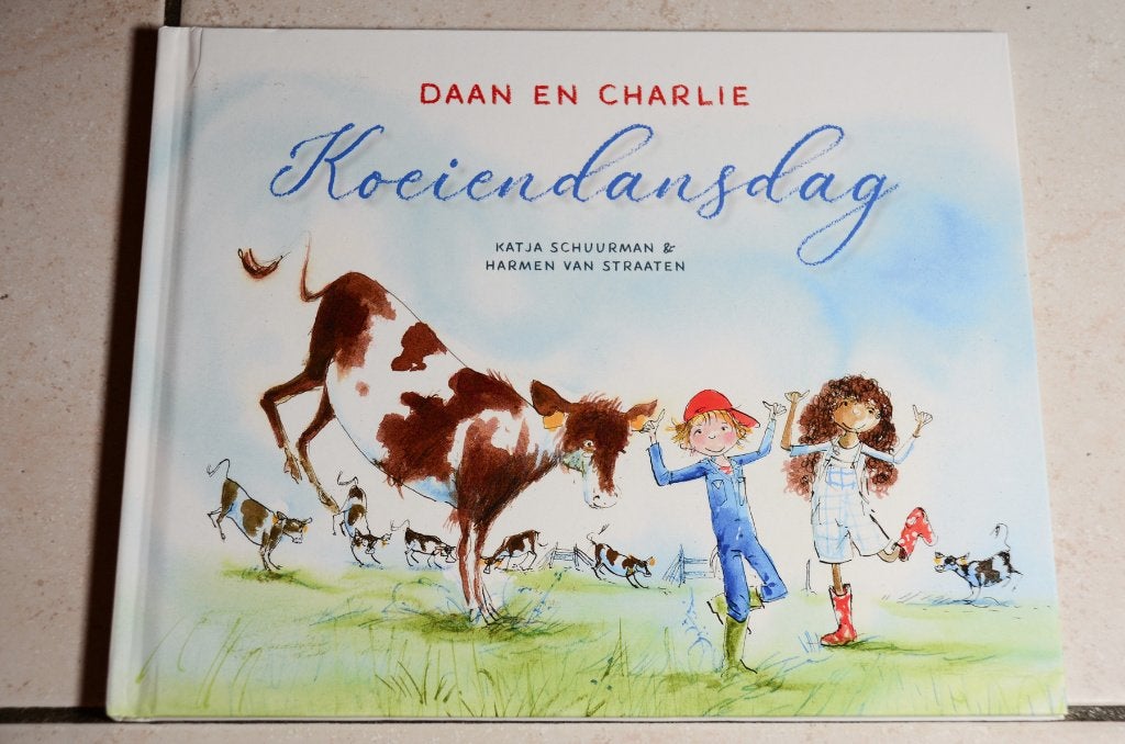 Daan en Charlie Koeiendansdag / Katja Schuurman, Boeken, Kinderboeken | Kleuters, Ophalen of Verzenden, Zo goed als nieuw, Fictie algemeen