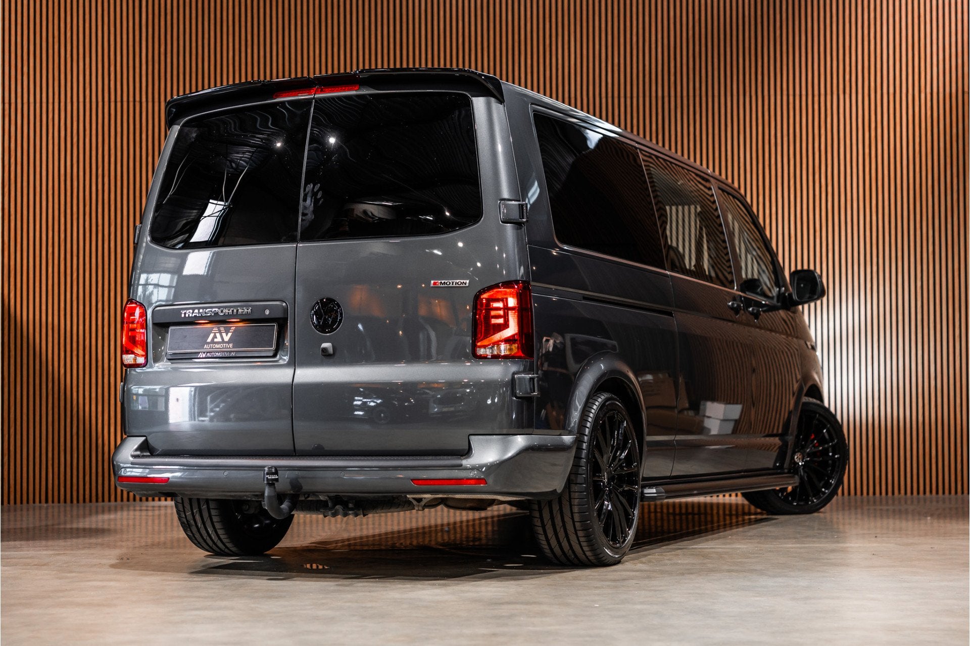 Foto 5 van Volkswagen Transporter T6.1 2.0 TDI L2H1 DC 4Motion | Dubbel