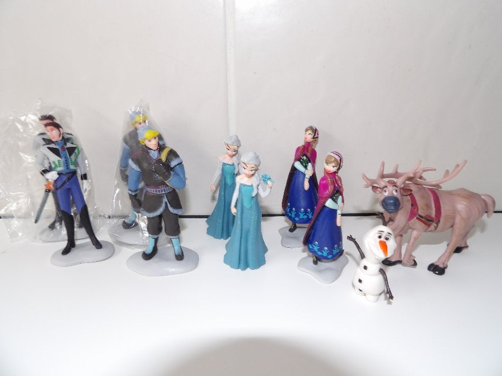 nieuw 10 delige Disney Frozen figuren set, Ophalen of Verzenden, Nieuw, Taarten, Versiering