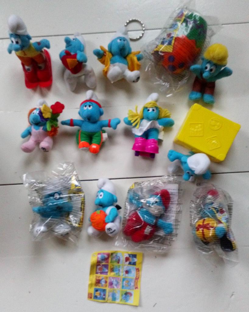 Smurfen McDonalds Happy meal 2000 inc doosjes compleet, Verzamelen, Smurfen, Ophalen of Verzenden, Zo goed als nieuw, Verschillende Smurfen