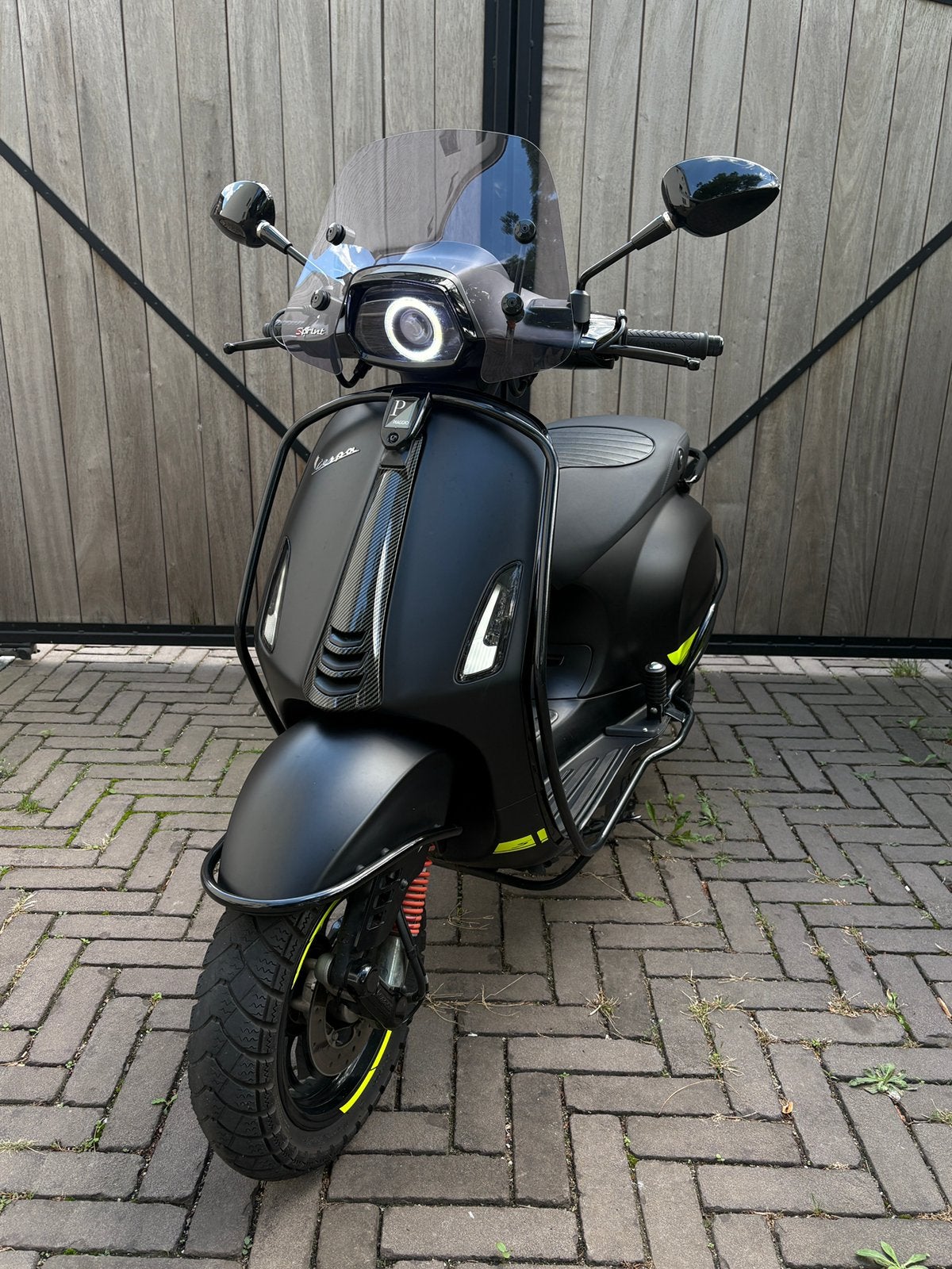 Vespa sprint 80cc notte, Fietsen en Brommers, Ophalen, Zo goed als nieuw, Benzine