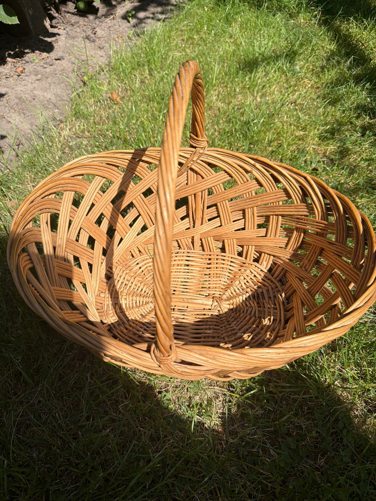 Ovale rieten mand met hengsel, Ophalen, Gebruikt, Gevlochten, Mand