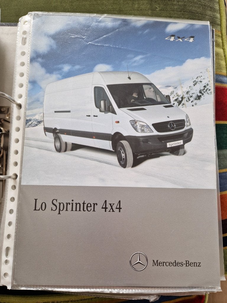 Folders Mercedes bedrijfswagens, Ophalen of Verzenden, Zo goed als nieuw, Mercedes