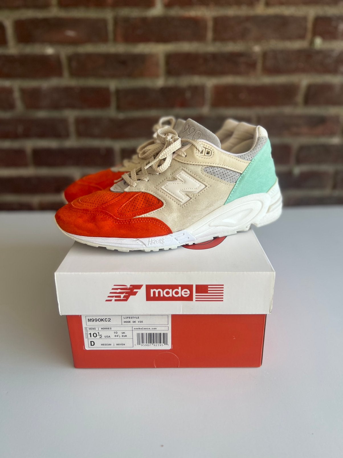 New Balance 990 V2 x KITH x Ronnie Fieg “Cyclades”, Overige kleuren, Ophalen of Verzenden, Sneakers of Gympen, Zo goed als nieuw