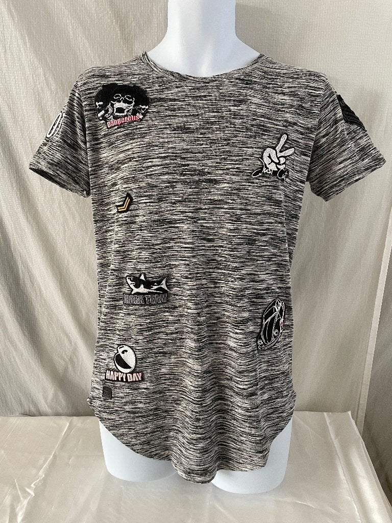 WAM Denim heren T-shirt – grijs met patches. Maat M, Maat 48/50 (M), Ophalen of Verzenden, Zo goed als nieuw, Grijs