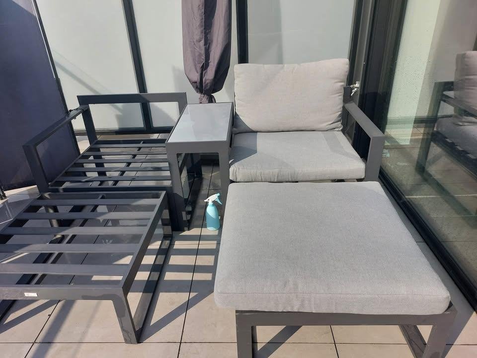 Moderne terrasset van 350 euro verlaagd naar 250 euro, Ophalen, Zo goed als nieuw