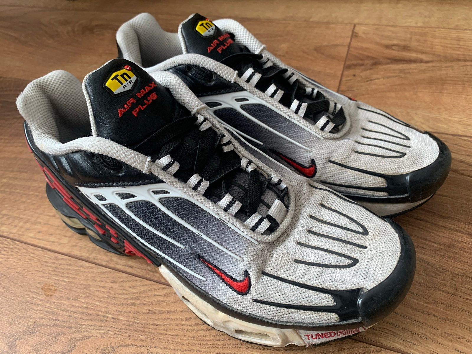 Nike Air Max Plus TN - Zwart/Wit/Rood, Ophalen of Verzenden, Gedragen, Zwart, Sneakers of Gympen