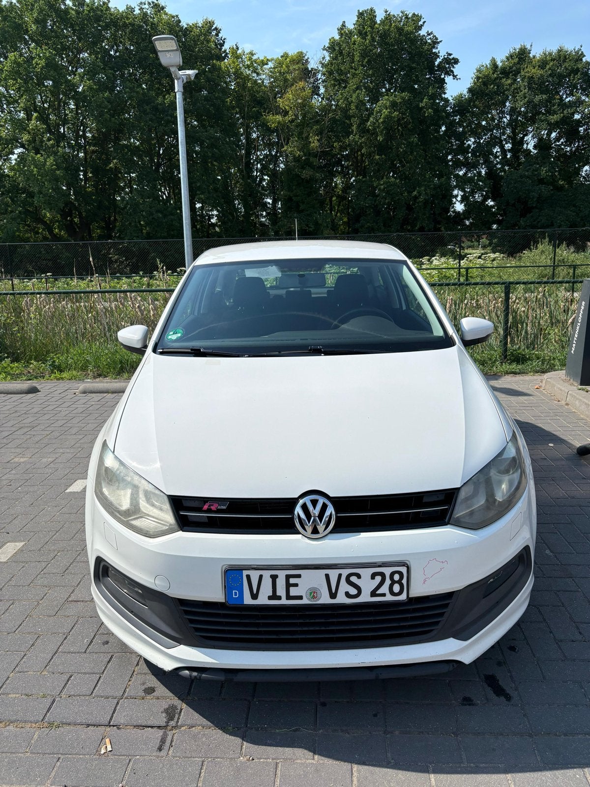 Te koop. Volkswagen polo 6r 1.6tdi bj 2012, Stof, Zwart, Parkeersensor, Wit
