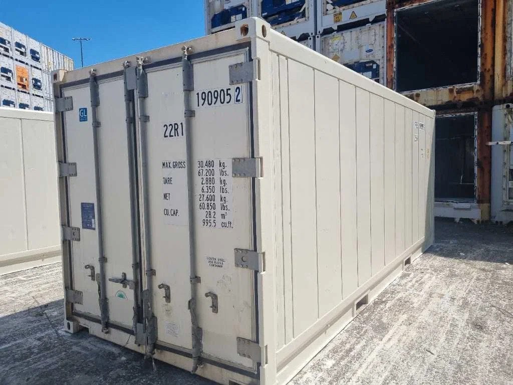 VERNOOY REEFER 1909052, Dave Vernooij, Davevernooij@icloud.com, Kellensedwarsweg 9
4004JC  Tiel, NL
