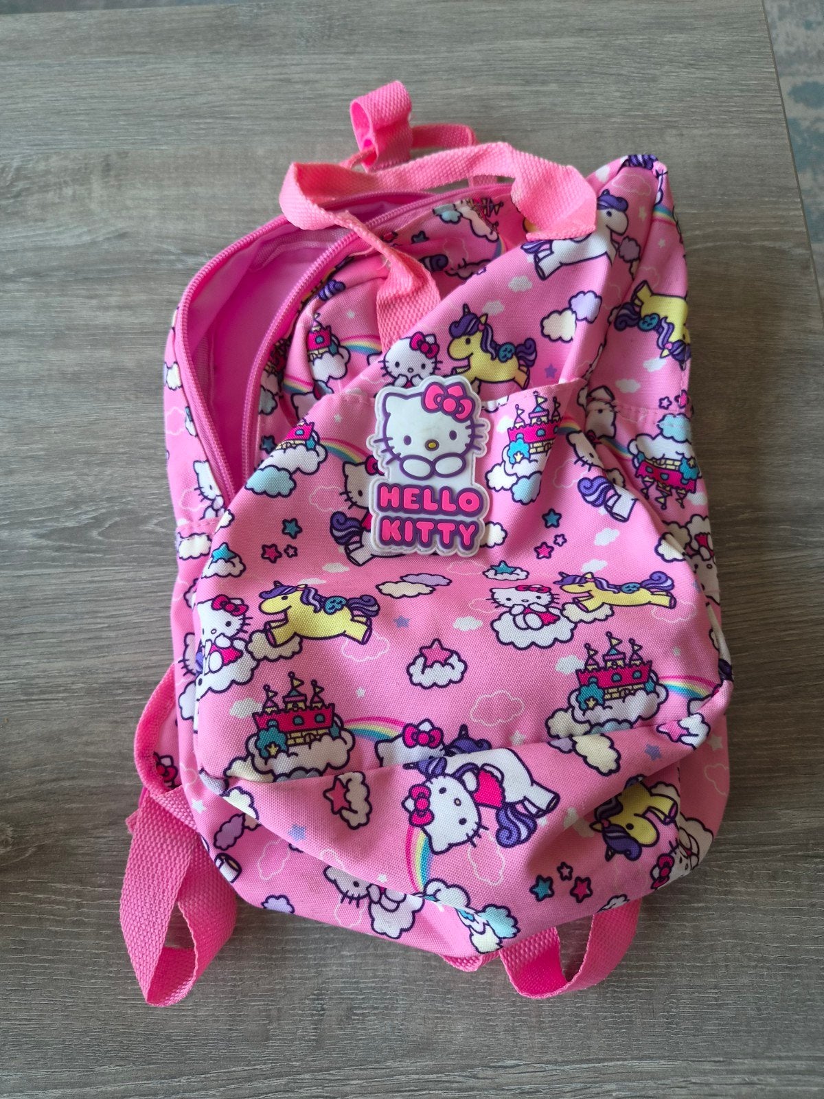 Hello Kitty rugzak roze met eenhoorns en kastelen, Ophalen, Gebruikt