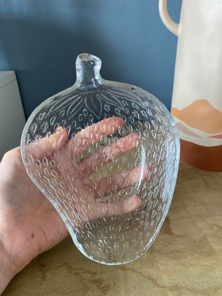 Vintage glazen aardbeien schaaltje, Ophalen of Verzenden, Overige stijlen, Glas, Schaal of Schalen